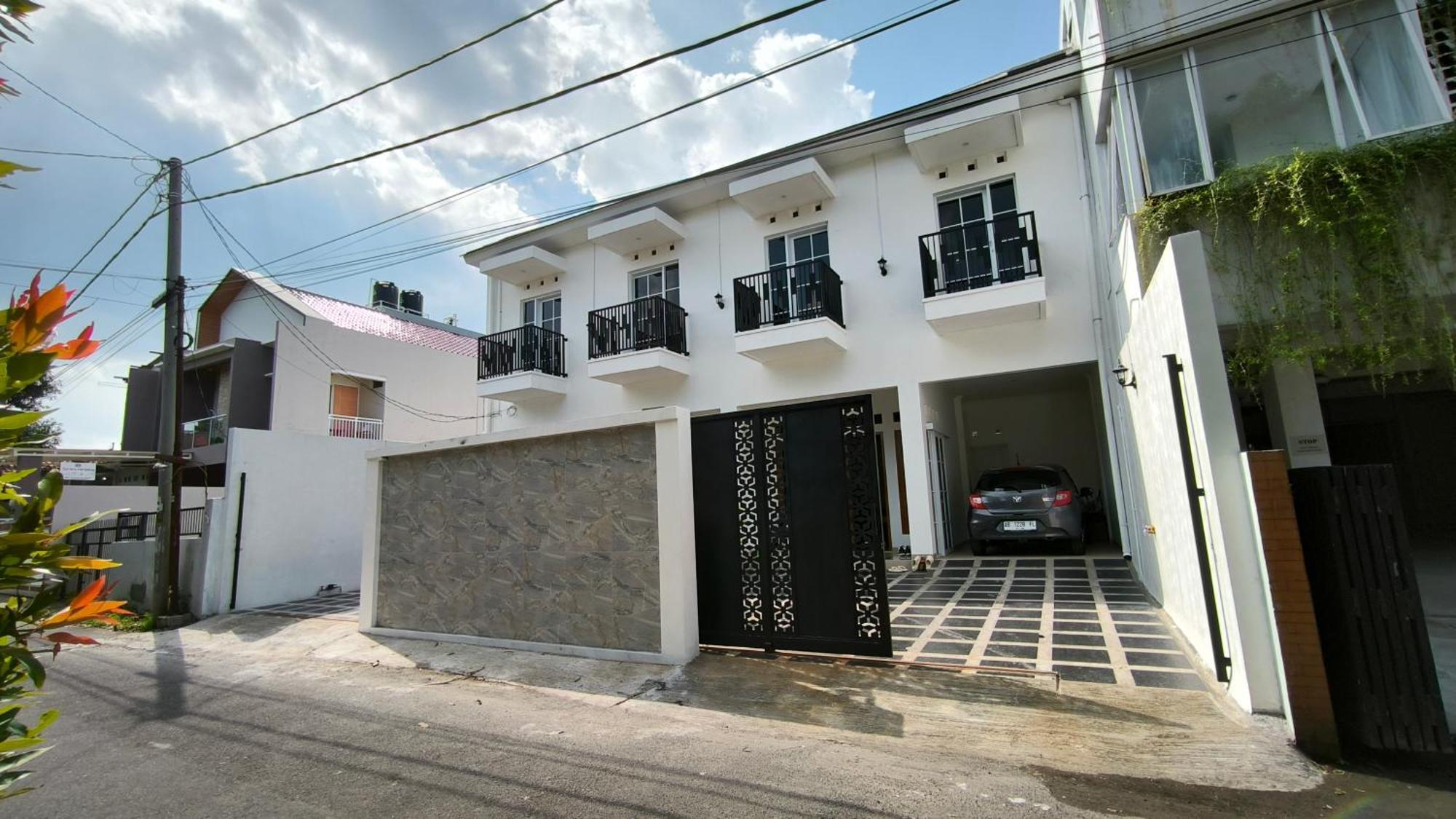 House Of Bedjo Powered By Cocotel ยอกยาการ์ตา ภายนอก รูปภาพ
